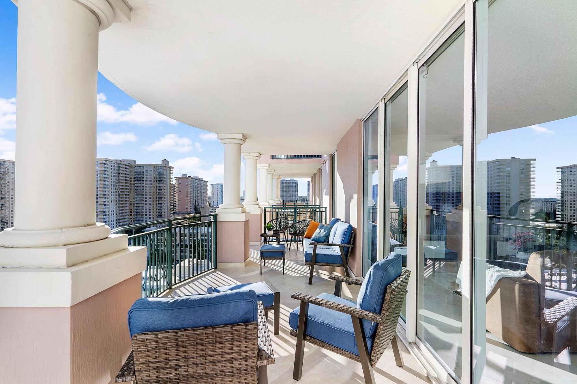 King David By The Ocean Apartment ไมอามีบีช ภายนอก รูปภาพ