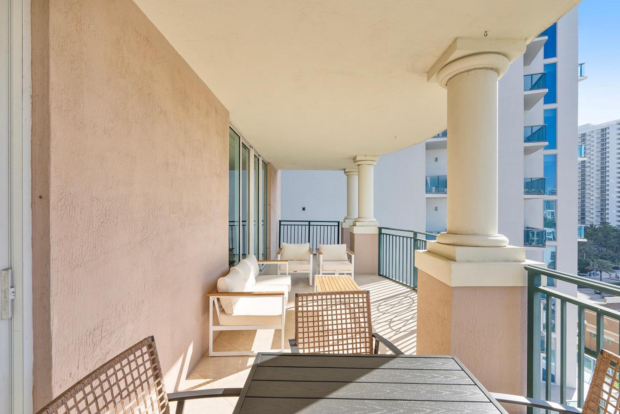 King David By The Ocean Apartment ไมอามีบีช ภายนอก รูปภาพ
